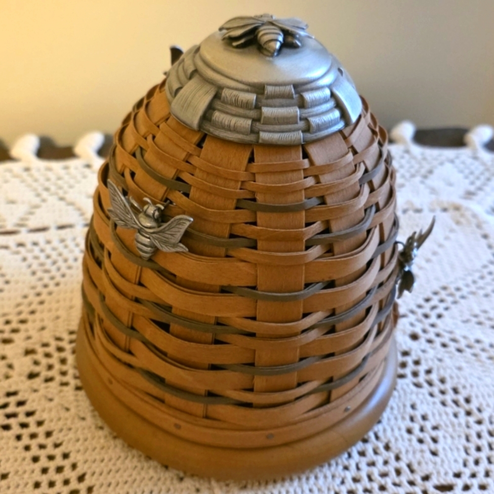 Longaberger Collectors Club Beehive Basket